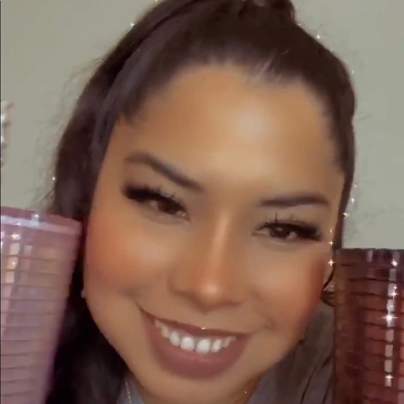 Meet your Posher, Alicia - Picture 1 of 1